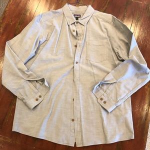 Patagonia men’s Button up, gray, XL, excellent!